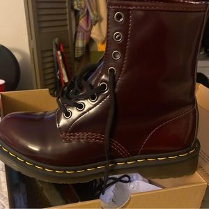 They are too small for my daughter, she only wore them twice.